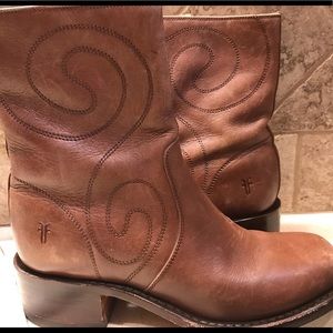 Frye campus boots